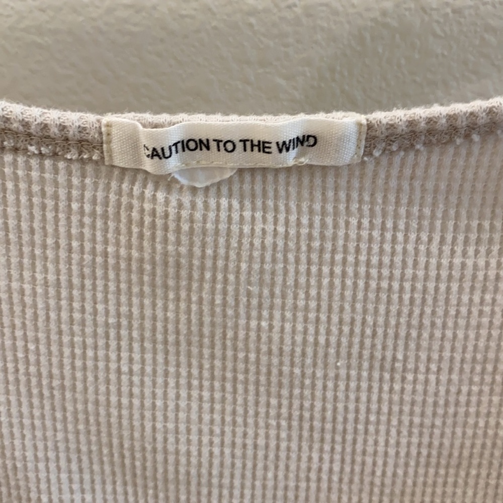 Cropped shirt sleeve T shirt - Picture 11 of 12